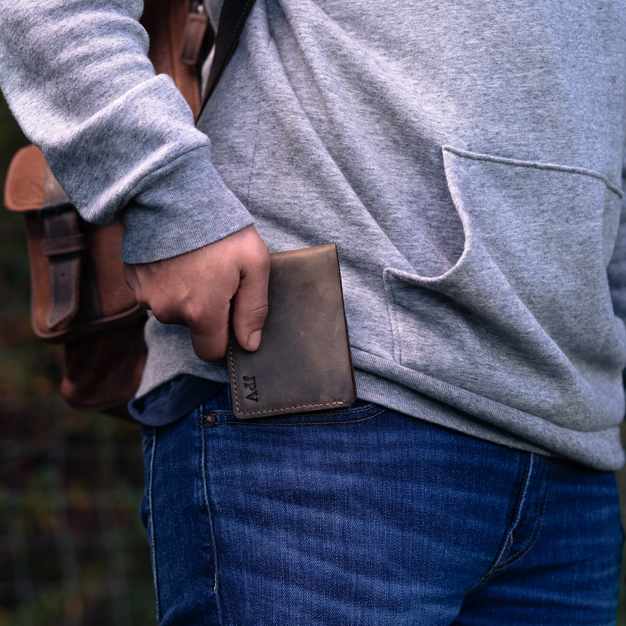 Bureau Leather Bifold Wallet | Chestnut Brown - Image 2