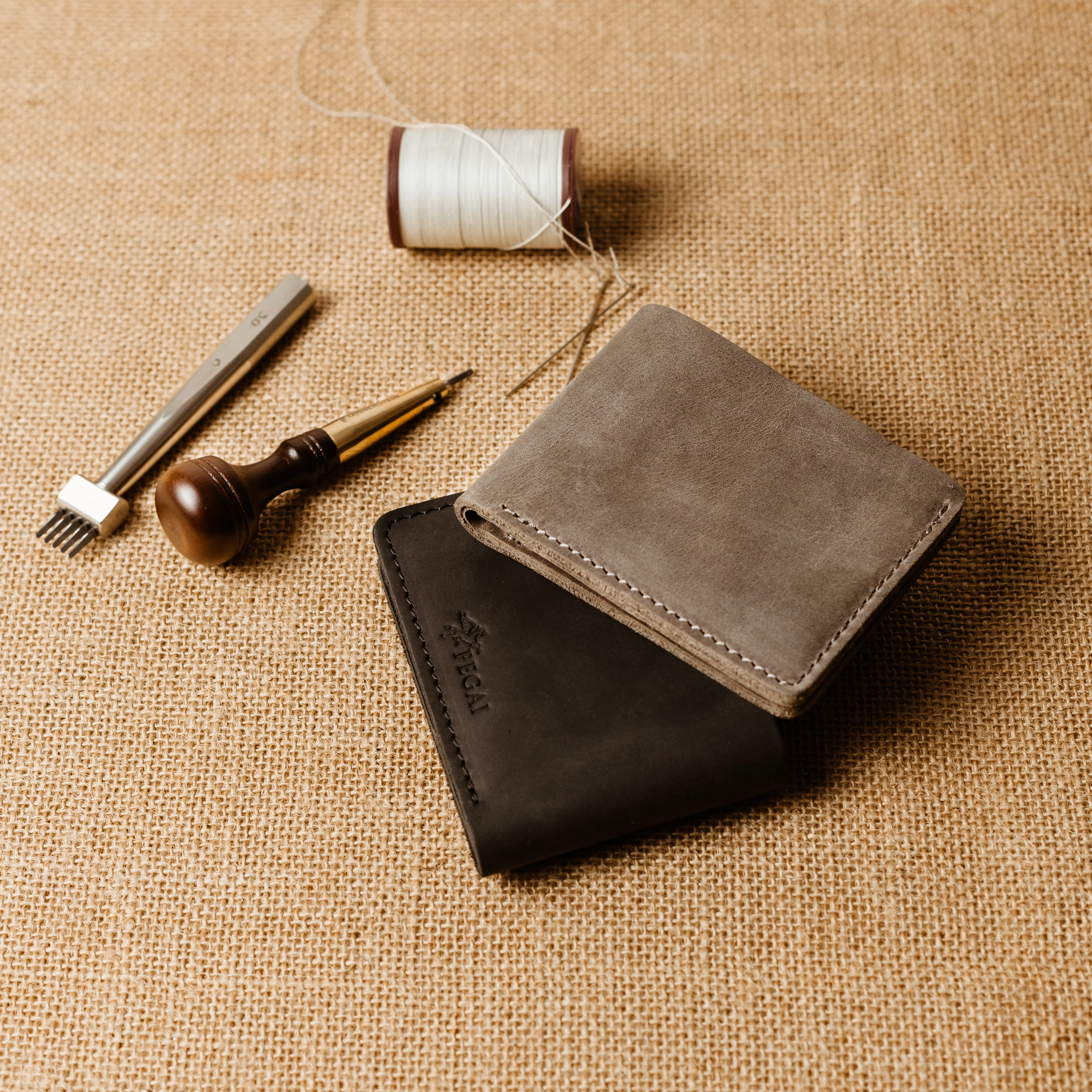 Bureau Leather Bifold Wallet | Rock Gray - Image 4