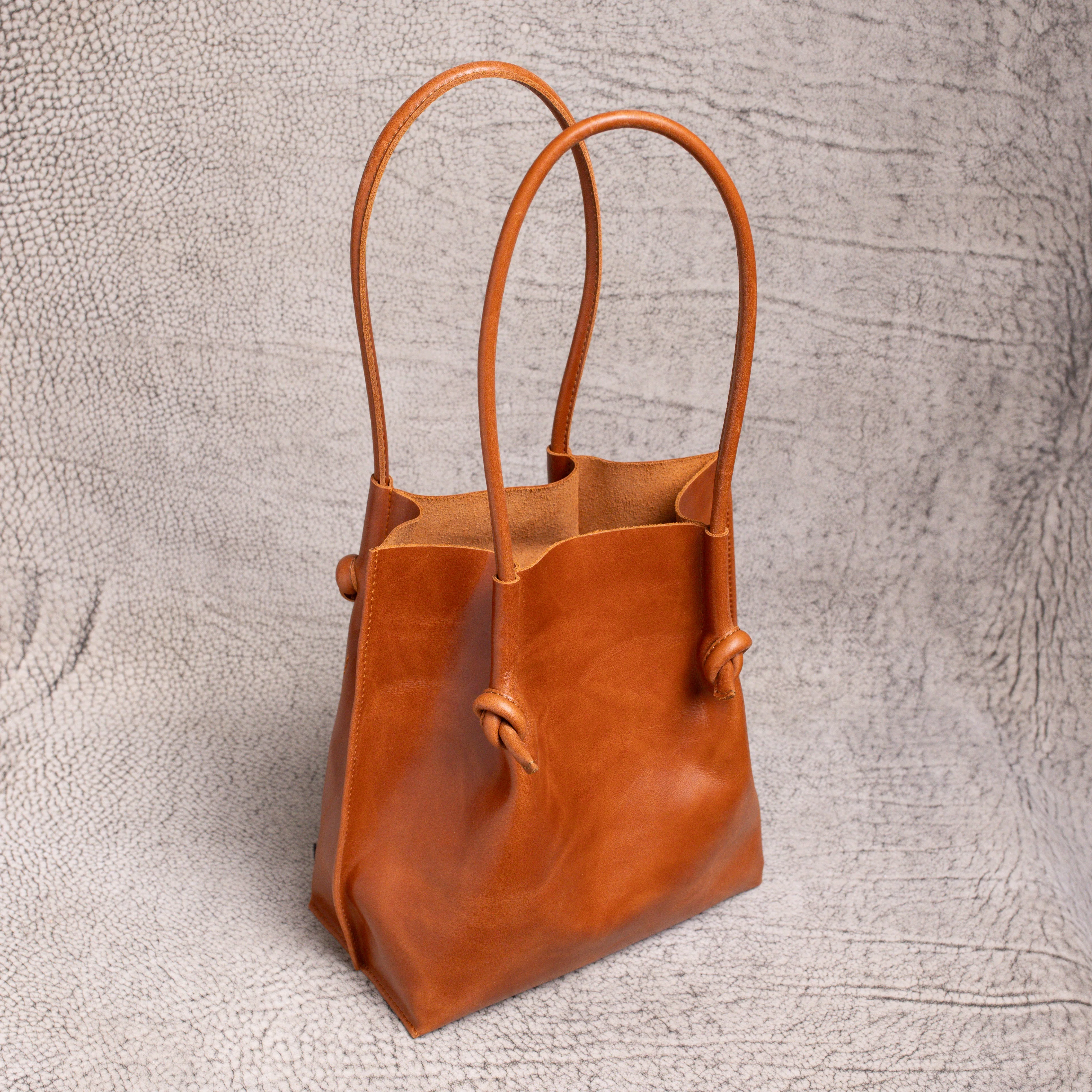 Flora Everyday Leather Tote | Dual Tone Whiskey - Image 4