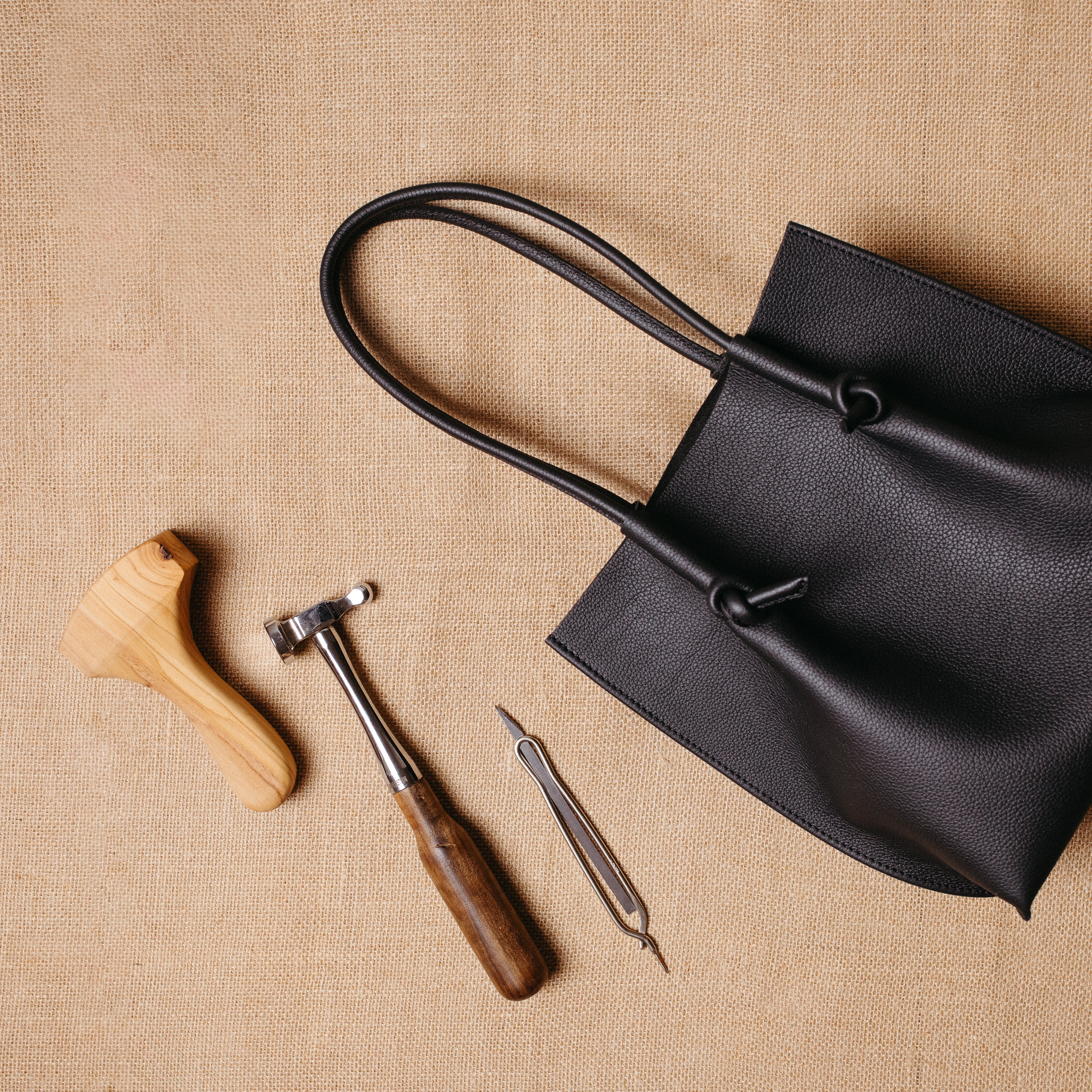 Flora Everyday Leather Tote | Togo Calf Black - Image 3