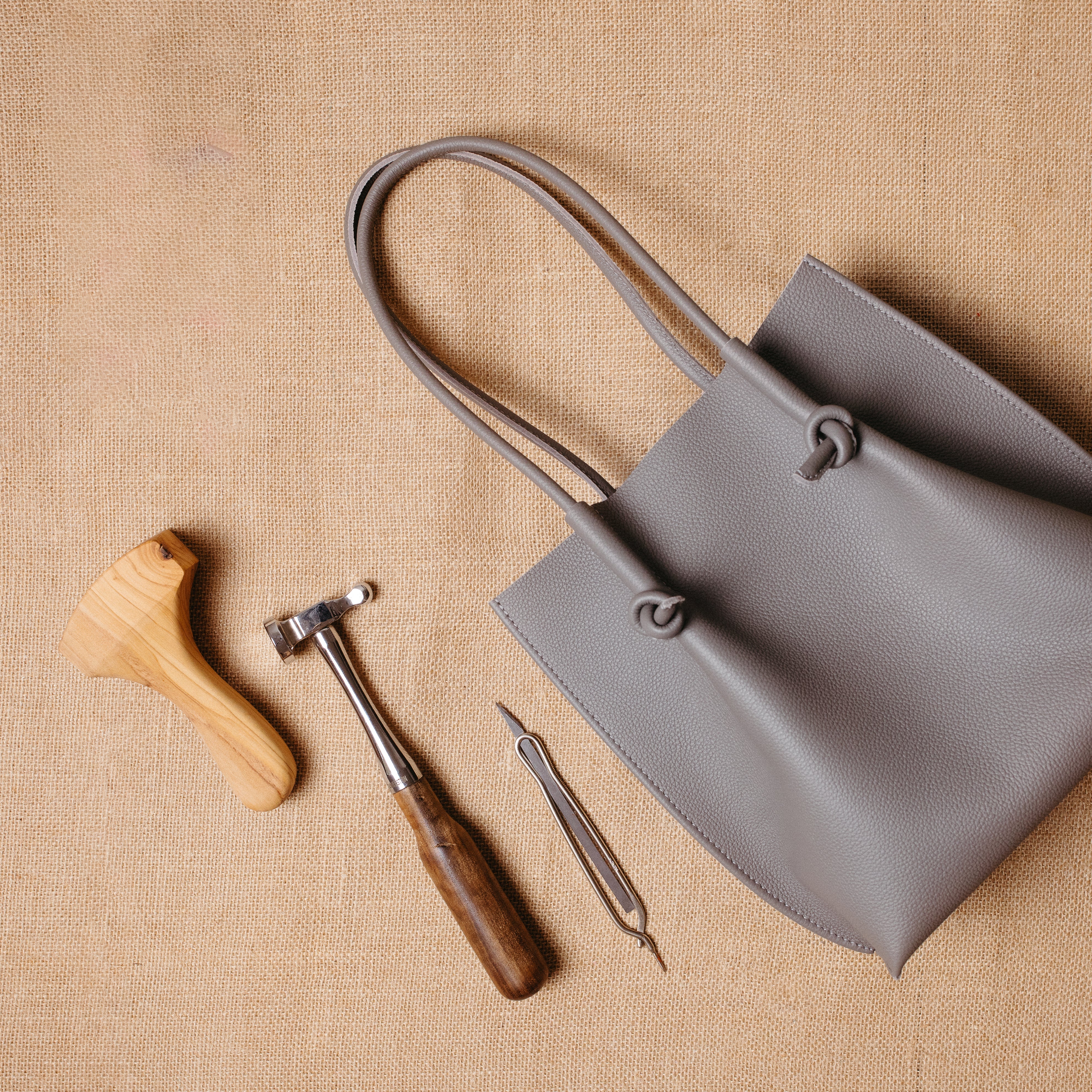 Flora Everyday Leather Tote | Togo Calf Gris - Image 3
